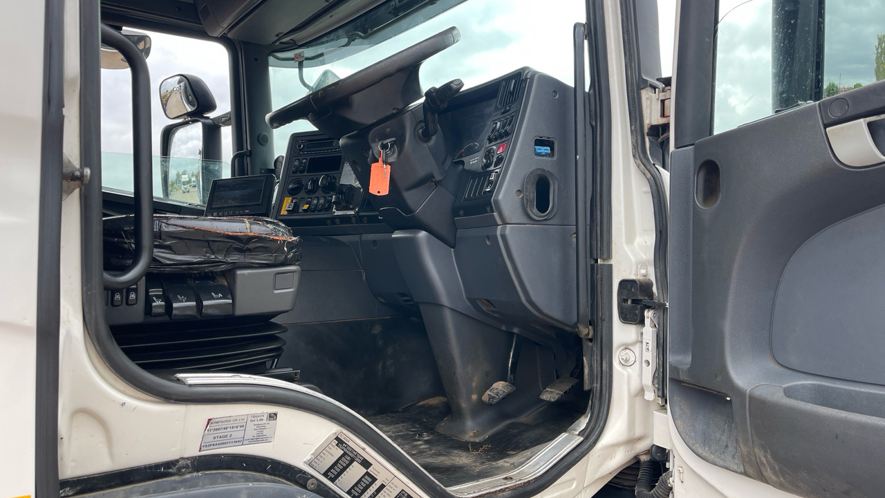 SCANIA P 410 - Kiper, Kamion s kranom: slika SCANIA P 410 - Kiper, Kamion s kranom SCANIA P 410 - Kiper, Kamion s kranom: slika SCANIA P 410 - Kiper, Kamion s kranom