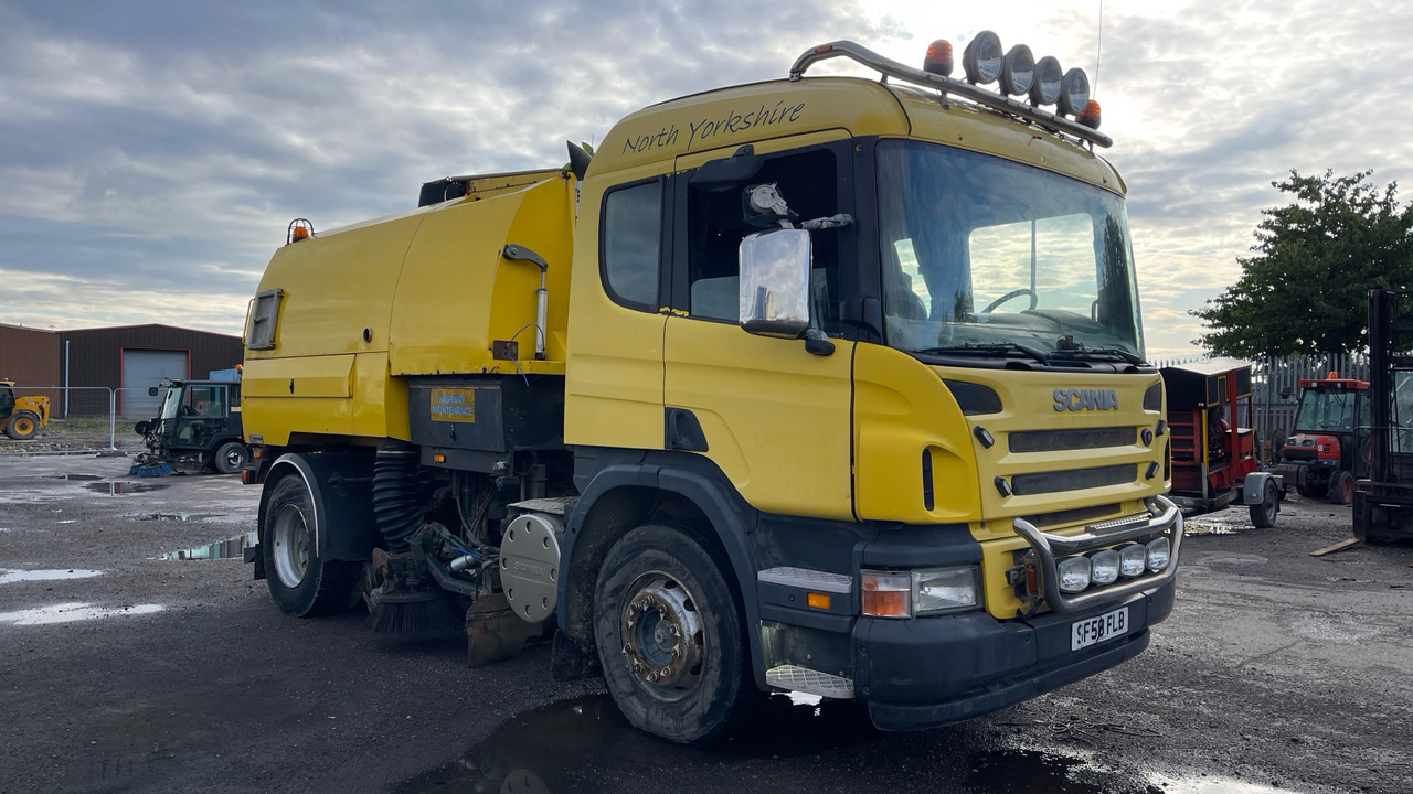 SCANIA p 230 - Cestovna čistilica: slika SCANIA p 230 - Cestovna čistilica SCANIA p 230 - Cestovna čistilica: slika SCANIA p 230 - Cestovna čistilica