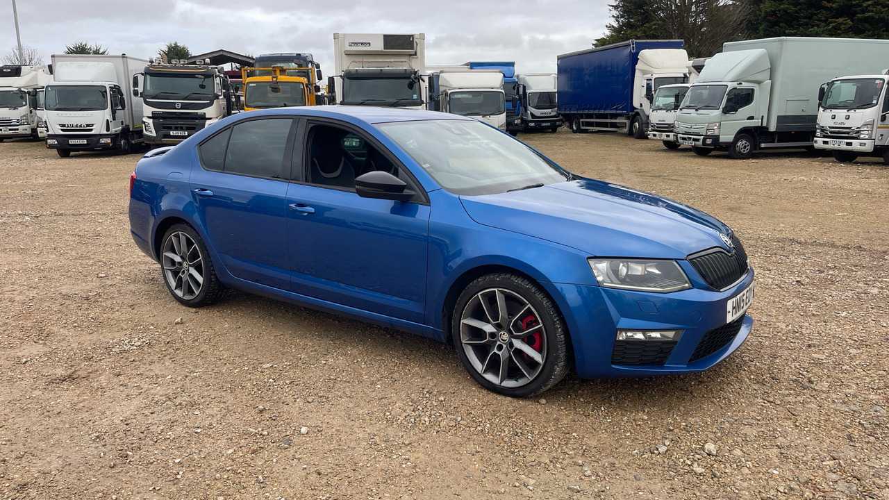 SKODA OCTAVIA 2.0 TDI - Hatchback: slika SKODA OCTAVIA 2.0 TDI - Hatchback SKODA OCTAVIA 2.0 TDI - Hatchback: slika SKODA OCTAVIA 2.0 TDI - Hatchback