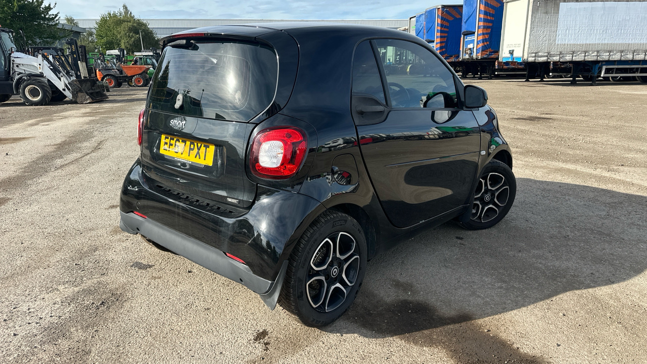 SMART FORTWO 0.9 TURBO PRIME PREMIUM - Coupe: slika SMART FORTWO 0.9 TURBO PRIME PREMIUM - Coupe SMART FORTWO 0.9 TURBO PRIME PREMIUM - Coupe: slika SMART FORTWO 0.9 TURBO PRIME PREMIUM - Coupe