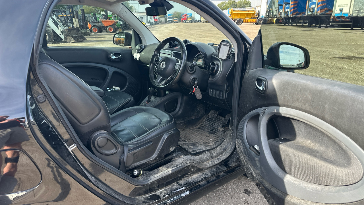 SMART FORTWO 0.9 TURBO PRIME PREMIUM - Coupe: slika SMART FORTWO 0.9 TURBO PRIME PREMIUM - Coupe SMART FORTWO 0.9 TURBO PRIME PREMIUM - Coupe: slika SMART FORTWO 0.9 TURBO PRIME PREMIUM - Coupe