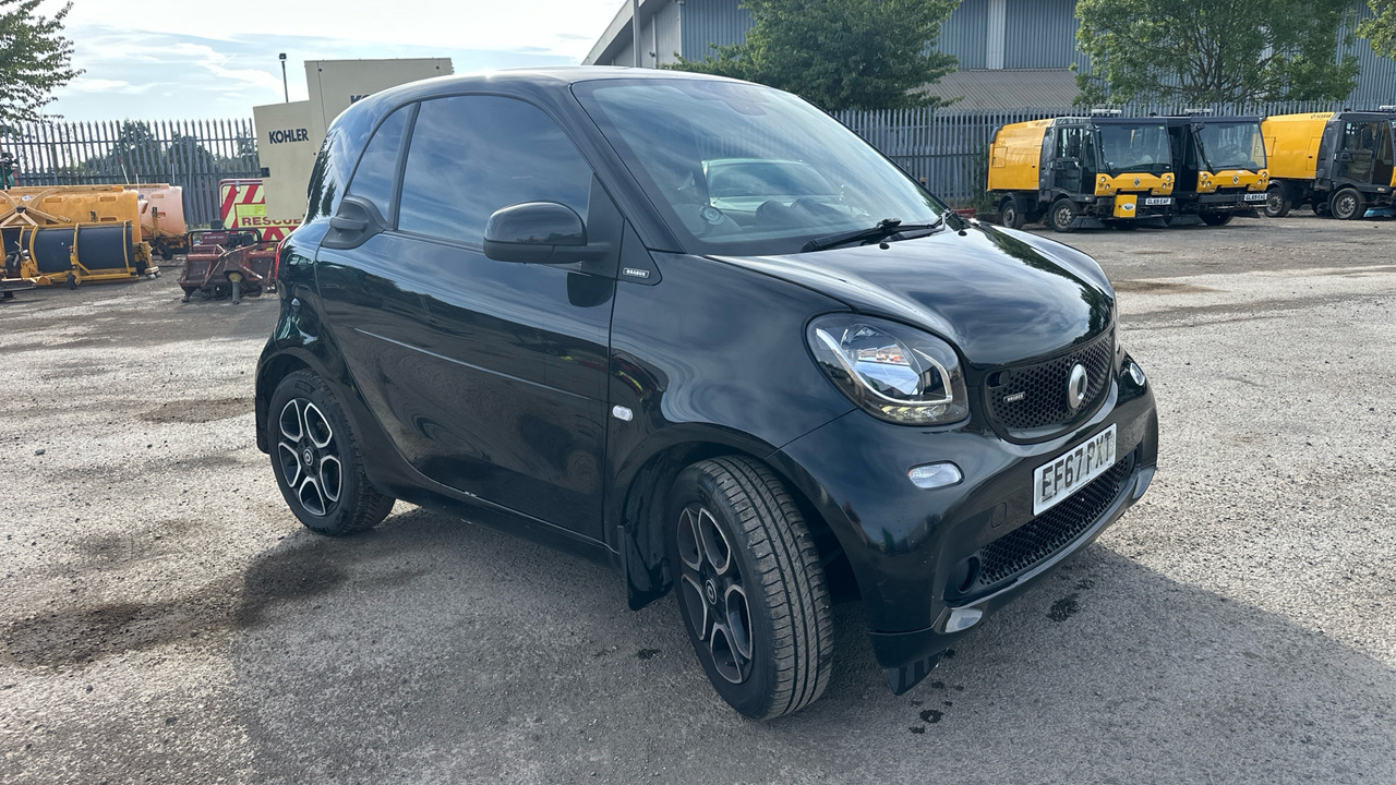 SMART FORTWO 0.9 TURBO PRIME PREMIUM - Automobil: slika SMART FORTWO 0.9 TURBO PRIME PREMIUM - Automobil SMART FORTWO 0.9 TURBO PRIME PREMIUM - Automobil: slika SMART FORTWO 0.9 TURBO PRIME PREMIUM - Automobil