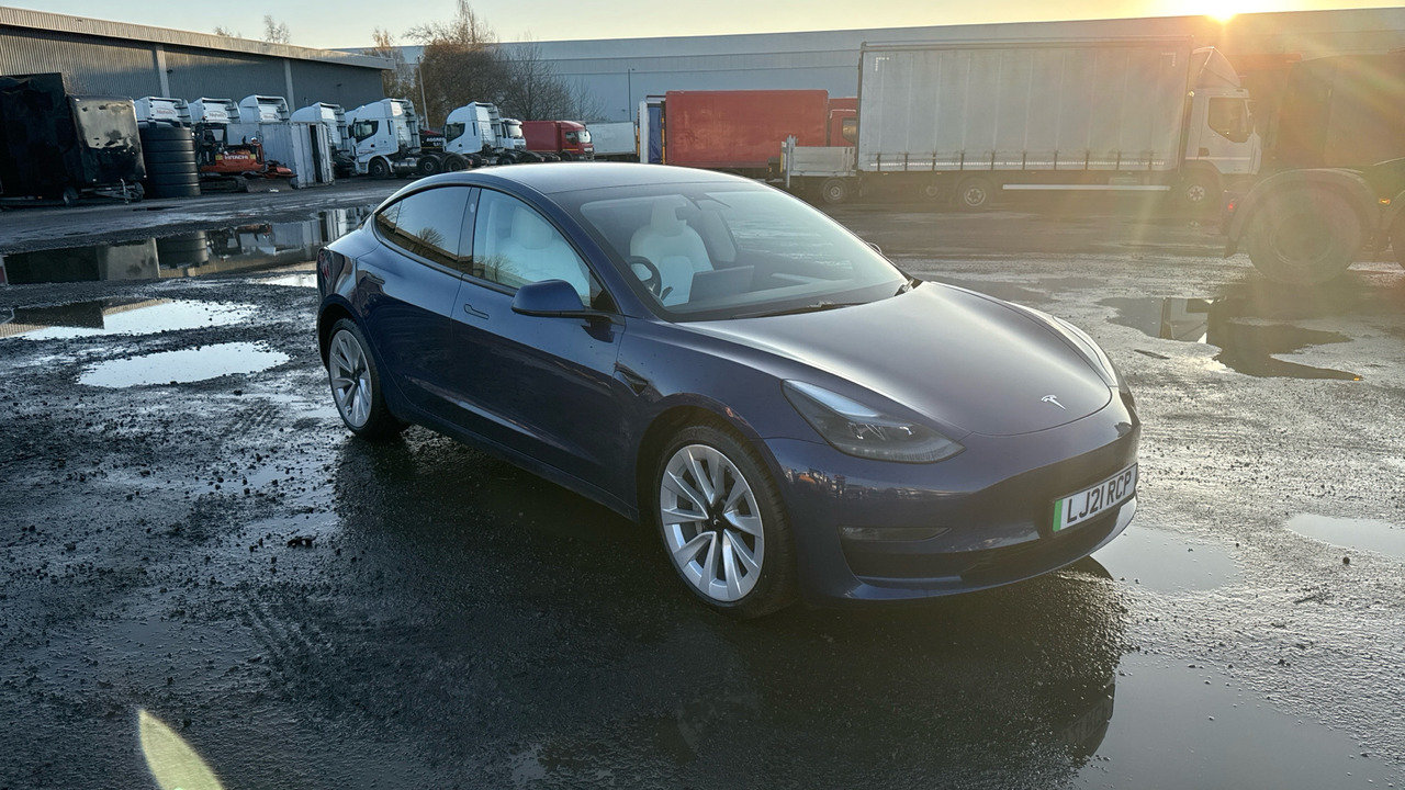 TESLA MODEL 3 LONG RANGE DUEL MOTOR - Limuzina: slika TESLA MODEL 3 LONG RANGE DUEL MOTOR - Limuzina TESLA MODEL 3 LONG RANGE DUEL MOTOR - Limuzina: slika TESLA MODEL 3 LONG RANGE DUEL MOTOR - Limuzina