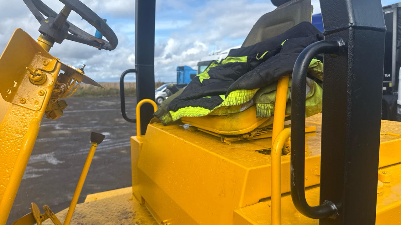 THWAITES 5 TONNE - Mini istovarivač: slika THWAITES 5 TONNE - Mini istovarivač THWAITES 5 TONNE - Mini istovarivač: slika THWAITES 5 TONNE - Mini istovarivač