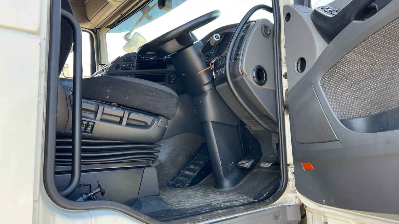 DAF XF 460 - Tegljač: slika DAF XF 460 - Tegljač DAF XF 460 - Tegljač: slika DAF XF 460 - Tegljač