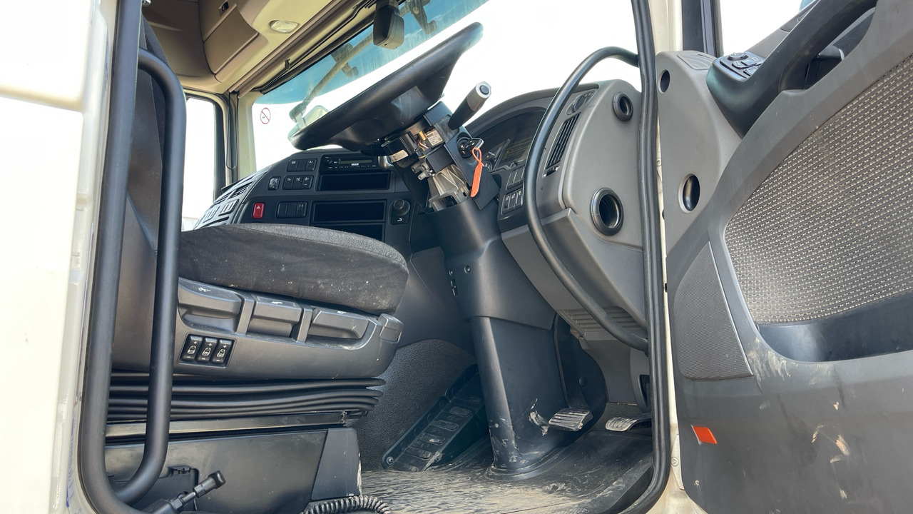 DAF XF 460 - Tegljač: slika DAF XF 460 - Tegljač DAF XF 460 - Tegljač: slika DAF XF 460 - Tegljač