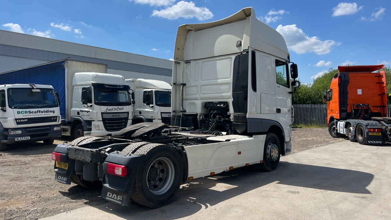 DAF XF 460 - Tegljač: slika DAF XF 460 - Tegljač DAF XF 460 - Tegljač: slika DAF XF 460 - Tegljač
