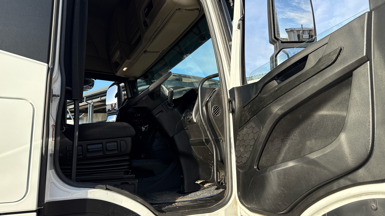 Iveco S-Way 530 - Tegljač: slika Iveco S-Way 530 - Tegljač Iveco S-Way 530 - Tegljač: slika Iveco S-Way 530 - Tegljač