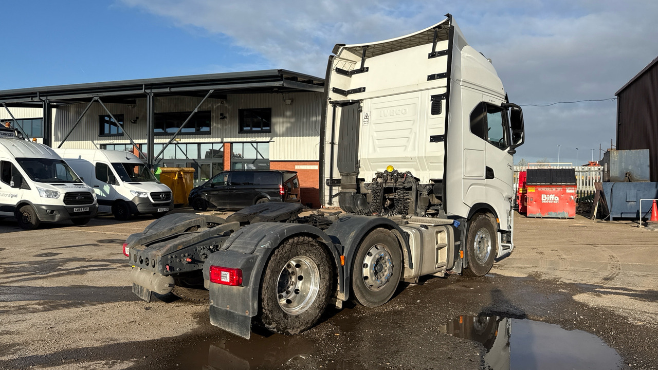 Iveco S-Way 530 - Tegljač: slika Iveco S-Way 530 - Tegljač Iveco S-Way 530 - Tegljač: slika Iveco S-Way 530 - Tegljač