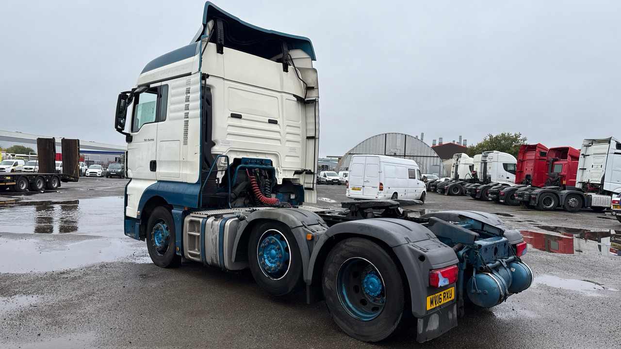 MAN TGX 26.440 - Tegljač: slika MAN TGX 26.440 - Tegljač MAN TGX 26.440 - Tegljač: slika MAN TGX 26.440 - Tegljač