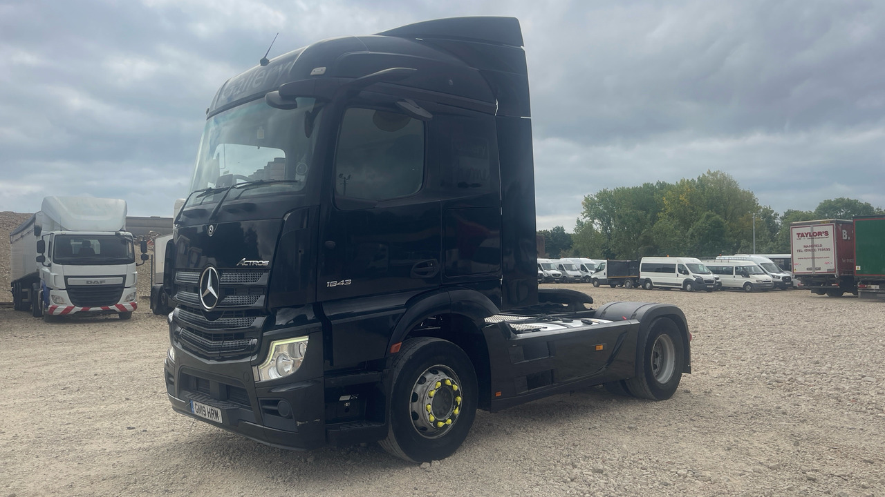 MERCEDES-BENZ ACTROS 1843 - Tegljač: slika MERCEDES-BENZ ACTROS 1843 - Tegljač MERCEDES-BENZ ACTROS 1843 - Tegljač: slika MERCEDES-BENZ ACTROS 1843 - Tegljač