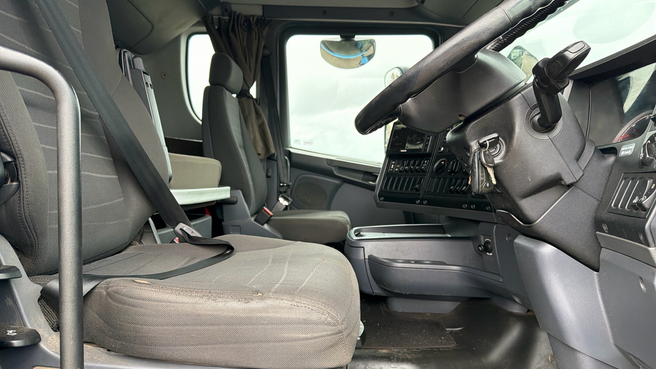 SCANIA R 450 - Tegljač: slika SCANIA R 450 - Tegljač SCANIA R 450 - Tegljač: slika SCANIA R 450 - Tegljač