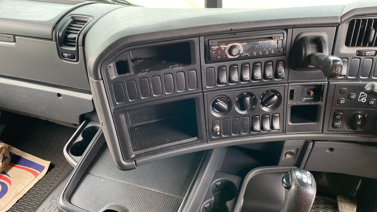 Tegljač SCANIA R 450: slika Tegljač SCANIA R 450