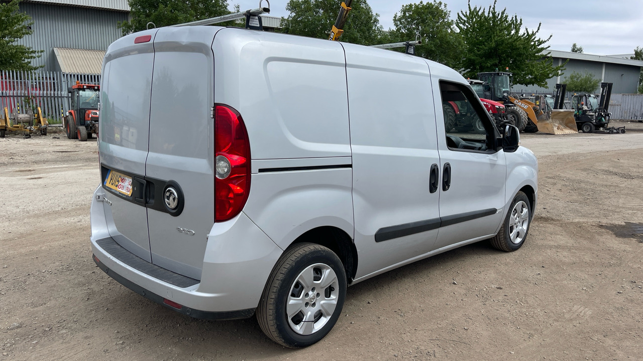 VAUXHALL COMBO 2000 1.3 CDTI 16V ECOFLEX SPORTIVE - Mali kombi: slika VAUXHALL COMBO 2000 1.3 CDTI 16V ECOFLEX SPORTIVE - Mali kombi VAUXHALL COMBO 2000 1.3 CDTI 16V ECOFLEX SPORTIVE - Mali kombi: slika VAUXHALL COMBO 2000 1.3 CDTI 16V ECOFLEX SPORTIVE - Mali kombi