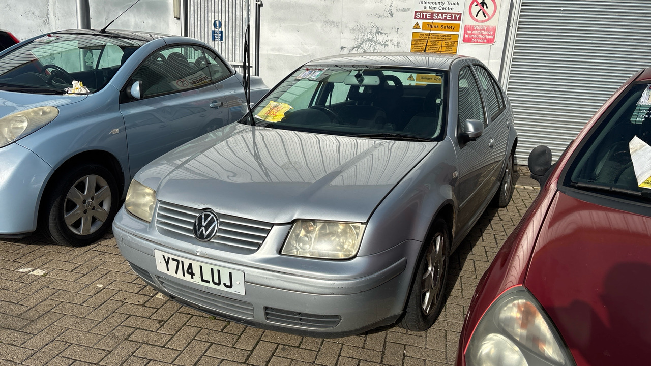 VOLKSWAGEN BORA 1.8 SE TDI - Hatchback: slika VOLKSWAGEN BORA 1.8 SE TDI - Hatchback VOLKSWAGEN BORA 1.8 SE TDI - Hatchback: slika VOLKSWAGEN BORA 1.8 SE TDI - Hatchback