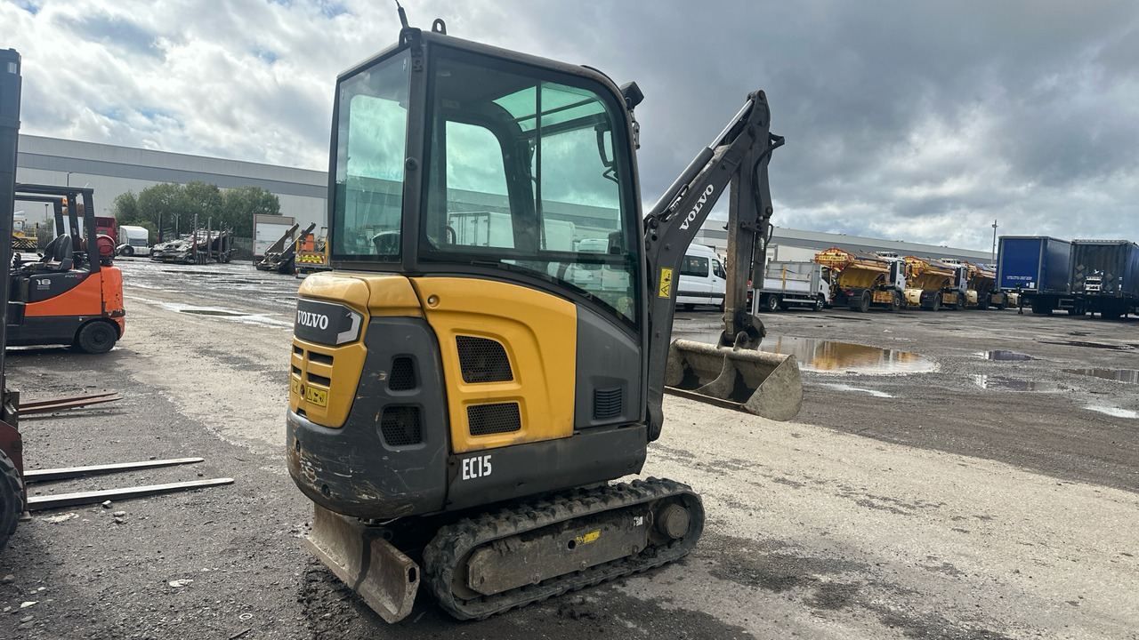 VOLVO EC15D - Mini bager: slika VOLVO EC15D - Mini bager VOLVO EC15D - Mini bager: slika VOLVO EC15D - Mini bager