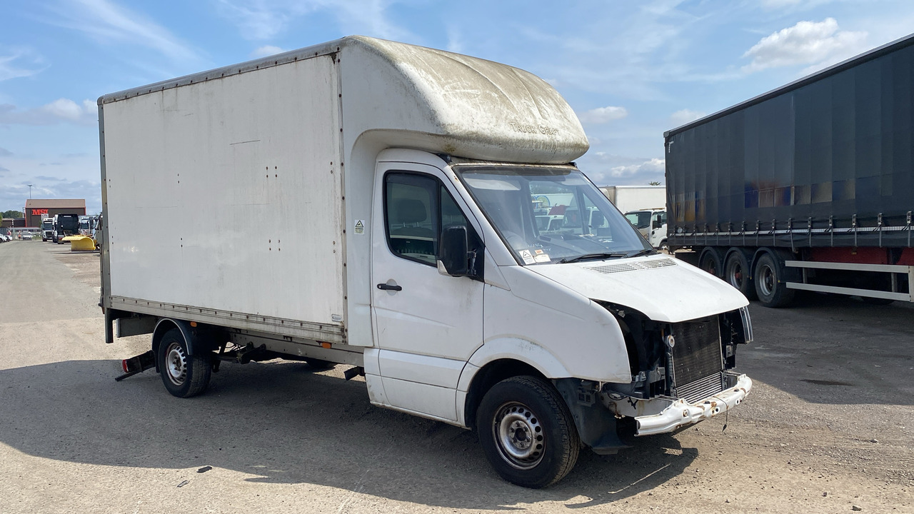 Volkswagen Crafter CR35 2.0 TDI 109PS - Dostavno vozilo sa zatvorenim sandukom: slika Volkswagen Crafter CR35 2.0 TDI 109PS - Dostavno vozilo sa zatvorenim sandukom Volkswagen Crafter CR35 2.0 TDI 109PS - Dostavno vozilo sa zatvorenim sandukom: slika Volkswagen Crafter CR35 2.0 TDI 109PS - Dostavno vozilo sa zatvorenim sandukom