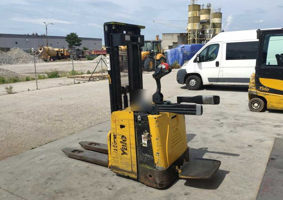 Yale MS15X IL - Slagač stoga: slika Yale MS15X IL - Slagač stoga Yale MS15X IL - Slagač stoga: slika Yale MS15X IL - Slagač stoga
