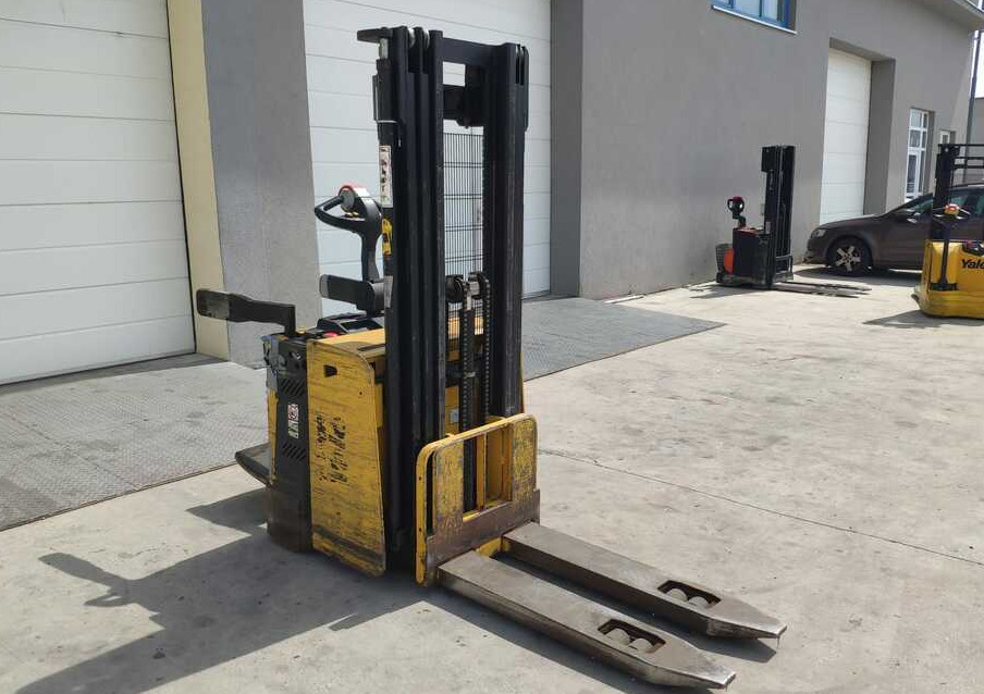 Yale MS15X IL - Slagač stoga: slika Yale MS15X IL - Slagač stoga Yale MS15X IL - Slagač stoga: slika Yale MS15X IL - Slagač stoga