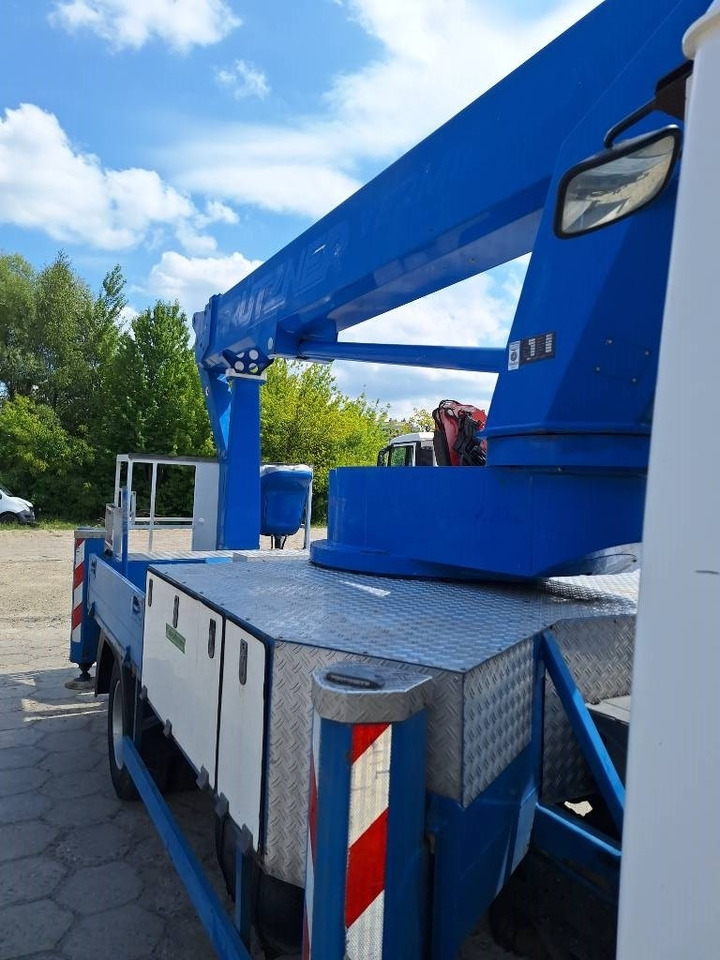 Podizna platforma montirana na kamion Bison TKA 30 KS: slika Podizna platforma montirana na kamion Bison TKA 30 KS Podizna platforma montirana na kamion Bison TKA 30 KS: slika Podizna platforma montirana na kamion Bison TKA 30 KS