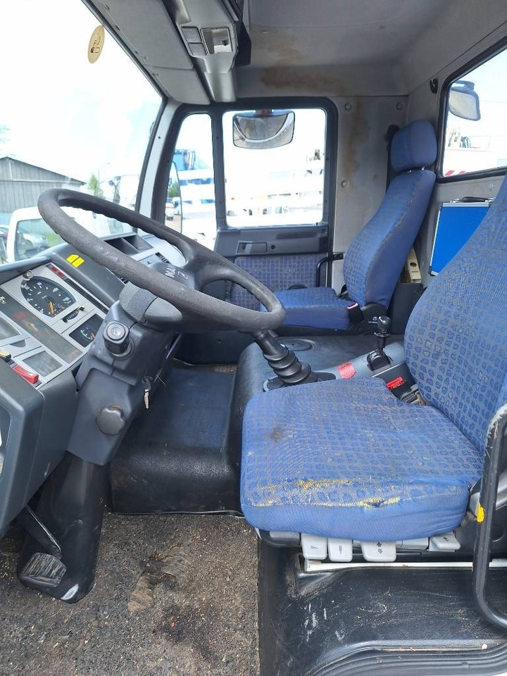 Podizna platforma montirana na kamion Bison TKA 30 KS: slika Podizna platforma montirana na kamion Bison TKA 30 KS Podizna platforma montirana na kamion Bison TKA 30 KS: slika Podizna platforma montirana na kamion Bison TKA 30 KS