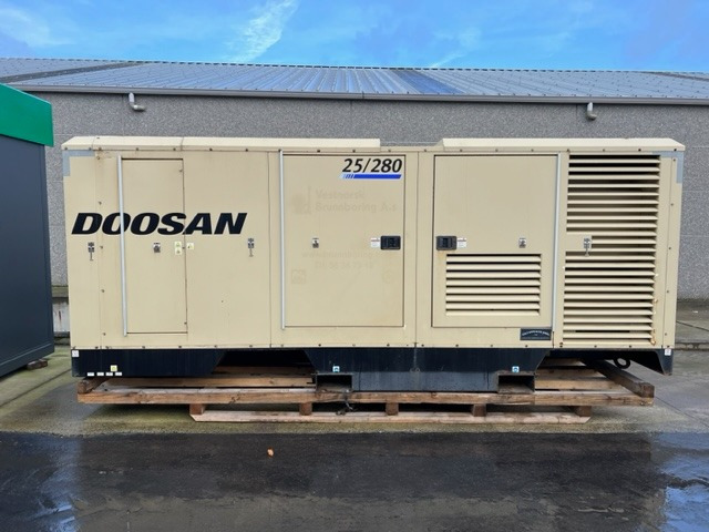 Doosan 25/280 XHP1000WCAT-T4 - Zračni kompresor: slika Doosan 25/280 XHP1000WCAT-T4 - Zračni kompresor Doosan 25/280 XHP1000WCAT-T4 - Zračni kompresor: slika Doosan 25/280 XHP1000WCAT-T4 - Zračni kompresor
