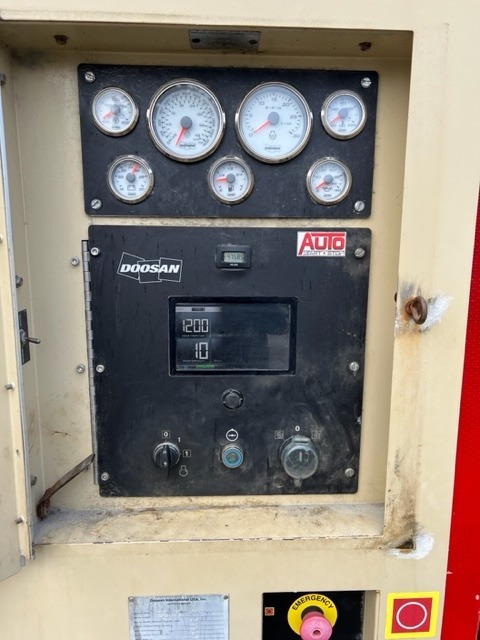 Doosan 25/280 XHP1000WCAT-T4 - Zračni kompresor: slika Doosan 25/280 XHP1000WCAT-T4 - Zračni kompresor Doosan 25/280 XHP1000WCAT-T4 - Zračni kompresor: slika Doosan 25/280 XHP1000WCAT-T4 - Zračni kompresor