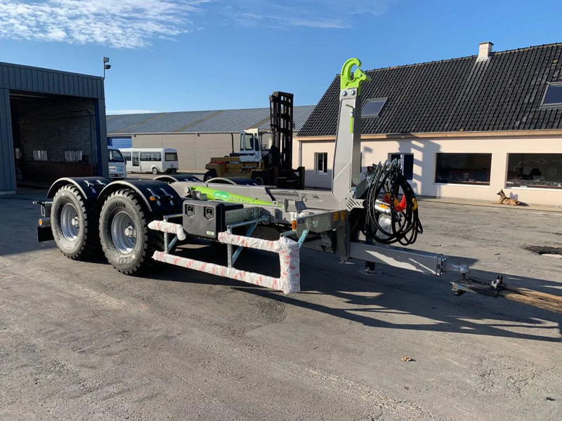 Roagna R14 - Transporter kontejnera/ Poluprikolica s izmjenjivim sanducima: slika Roagna R14 - Transporter kontejnera/ Poluprikolica s izmjenjivim sanducima Roagna R14 - Transporter kontejnera/ Poluprikolica s izmjenjivim sanducima: slika Roagna R14 - Transporter kontejnera/ Poluprikolica s izmjenjivim sanducima