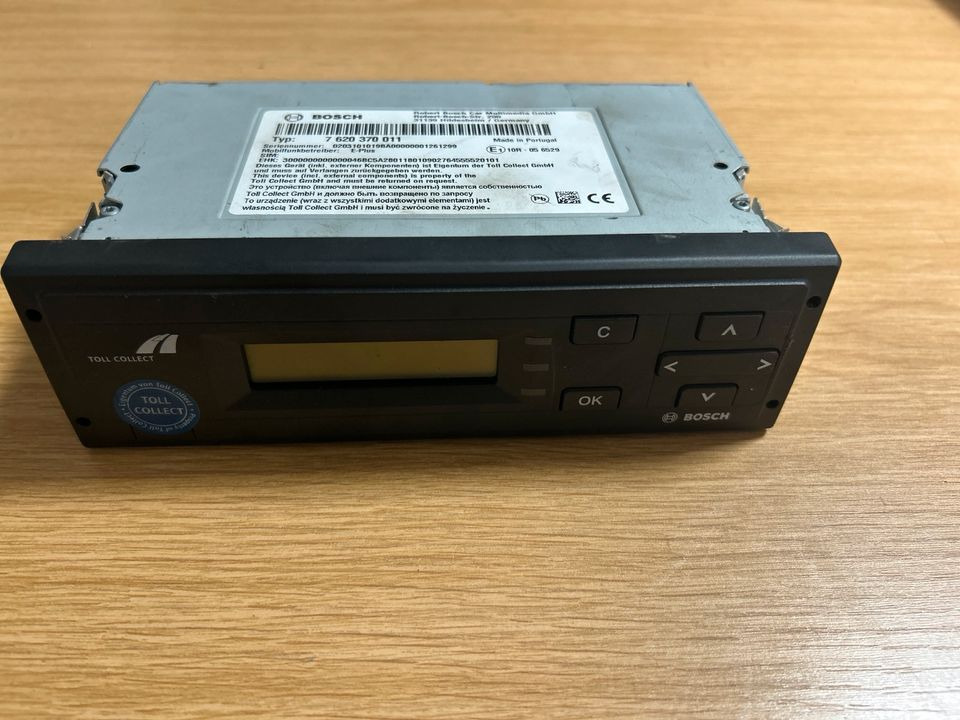 BOSCH Fahrtenschreiber 7620370011 - Tahograf za Kamion: slika BOSCH Fahrtenschreiber 7620370011 - Tahograf za Kamion BOSCH Fahrtenschreiber 7620370011 - Tahograf za Kamion: slika BOSCH Fahrtenschreiber 7620370011 - Tahograf za Kamion