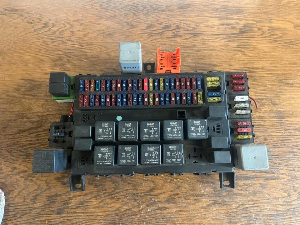 DAF Sicherungskasten - Osigurač za Kamion: slika DAF Sicherungskasten - Osigurač za Kamion DAF Sicherungskasten - Osigurač za Kamion: slika DAF Sicherungskasten - Osigurač za Kamion