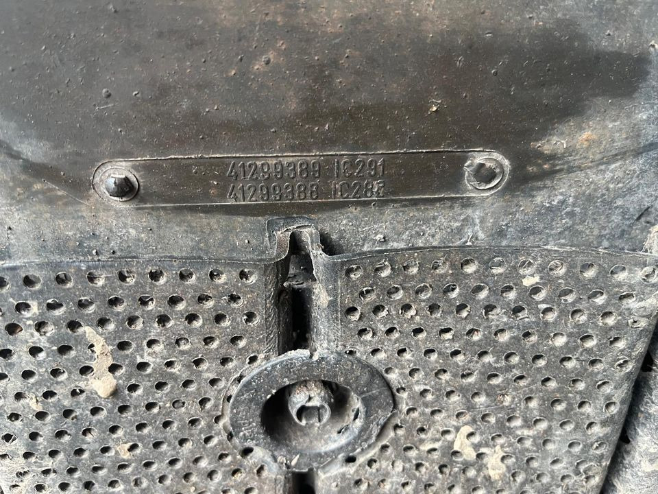 IVECO Stralis 450 Kotflügel vorne links 41299389 / 41299388 - Blatobran za Kamion: slika IVECO Stralis 450 Kotflügel vorne links 41299389 / 41299388 - Blatobran za Kamion IVECO Stralis 450 Kotflügel vorne links 41299389 / 41299388 - Blatobran za Kamion: slika IVECO Stralis 450 Kotflügel vorne links 41299389 / 41299388 - Blatobran za Kamion