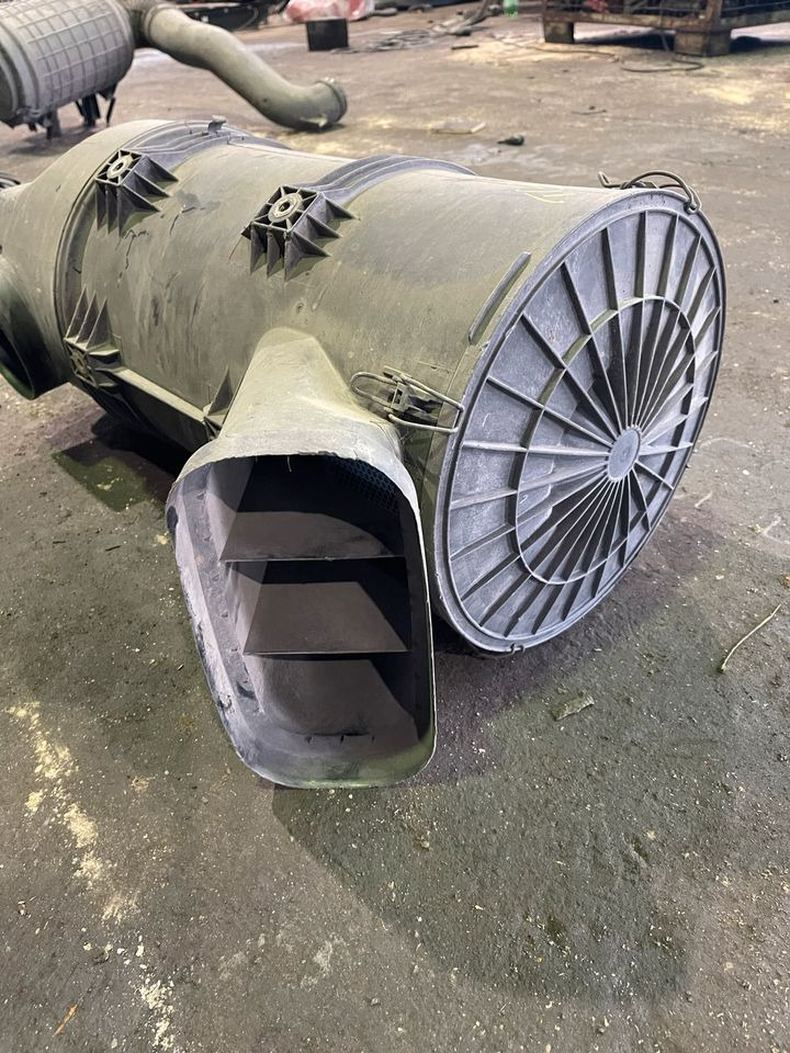 MAN TGA Luftfilter Luftfilterkasten EU3 - Filter zraka za Kamion: slika MAN TGA Luftfilter Luftfilterkasten EU3 - Filter zraka za Kamion MAN TGA Luftfilter Luftfilterkasten EU3 - Filter zraka za Kamion: slika MAN TGA Luftfilter Luftfilterkasten EU3 - Filter zraka za Kamion