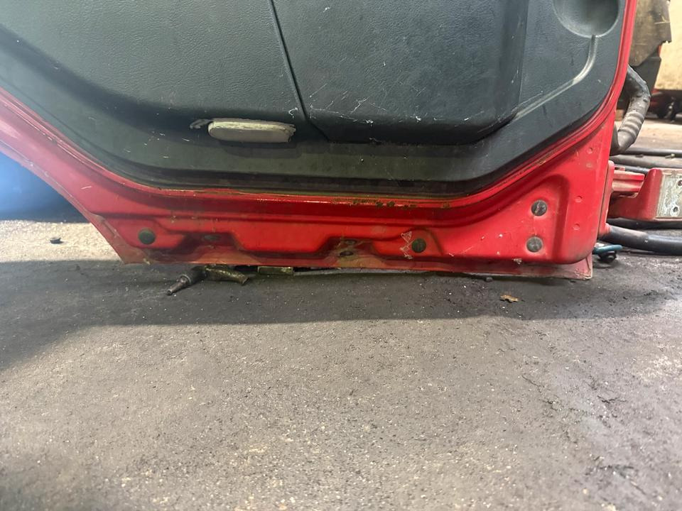 MAN TGL Fahrertür Rot Spiegel Innenverkleidung - Vrata i dijelovi za Kamion: slika MAN TGL Fahrertür Rot Spiegel Innenverkleidung - Vrata i dijelovi za Kamion MAN TGL Fahrertür Rot Spiegel Innenverkleidung - Vrata i dijelovi za Kamion: slika MAN TGL Fahrertür Rot Spiegel Innenverkleidung - Vrata i dijelovi za Kamion