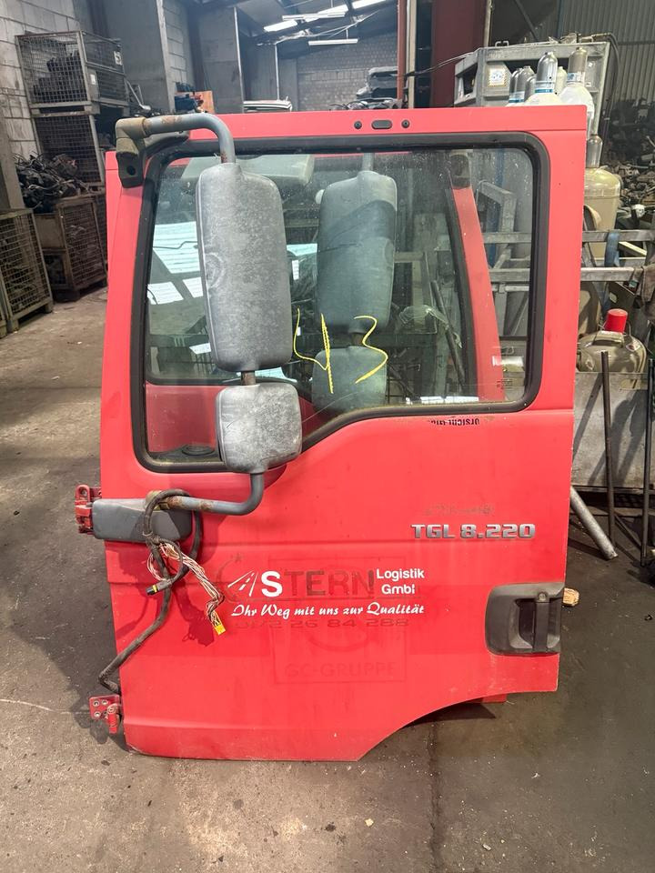 MAN TGL Fahrertür Rot Spiegel Innenverkleidung - Vrata i dijelovi za Kamion: slika MAN TGL Fahrertür Rot Spiegel Innenverkleidung - Vrata i dijelovi za Kamion MAN TGL Fahrertür Rot Spiegel Innenverkleidung - Vrata i dijelovi za Kamion: slika MAN TGL Fahrertür Rot Spiegel Innenverkleidung - Vrata i dijelovi za Kamion