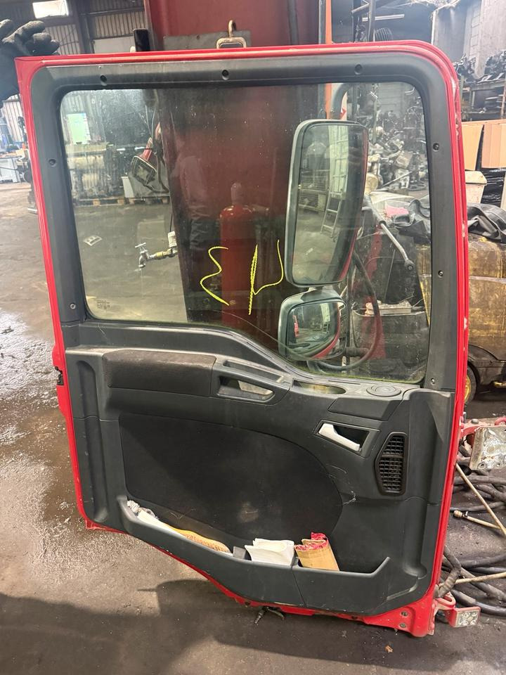 MAN TGL Fahrertür Rot Spiegel Innenverkleidung - Vrata i dijelovi za Kamion: slika MAN TGL Fahrertür Rot Spiegel Innenverkleidung - Vrata i dijelovi za Kamion MAN TGL Fahrertür Rot Spiegel Innenverkleidung - Vrata i dijelovi za Kamion: slika MAN TGL Fahrertür Rot Spiegel Innenverkleidung - Vrata i dijelovi za Kamion