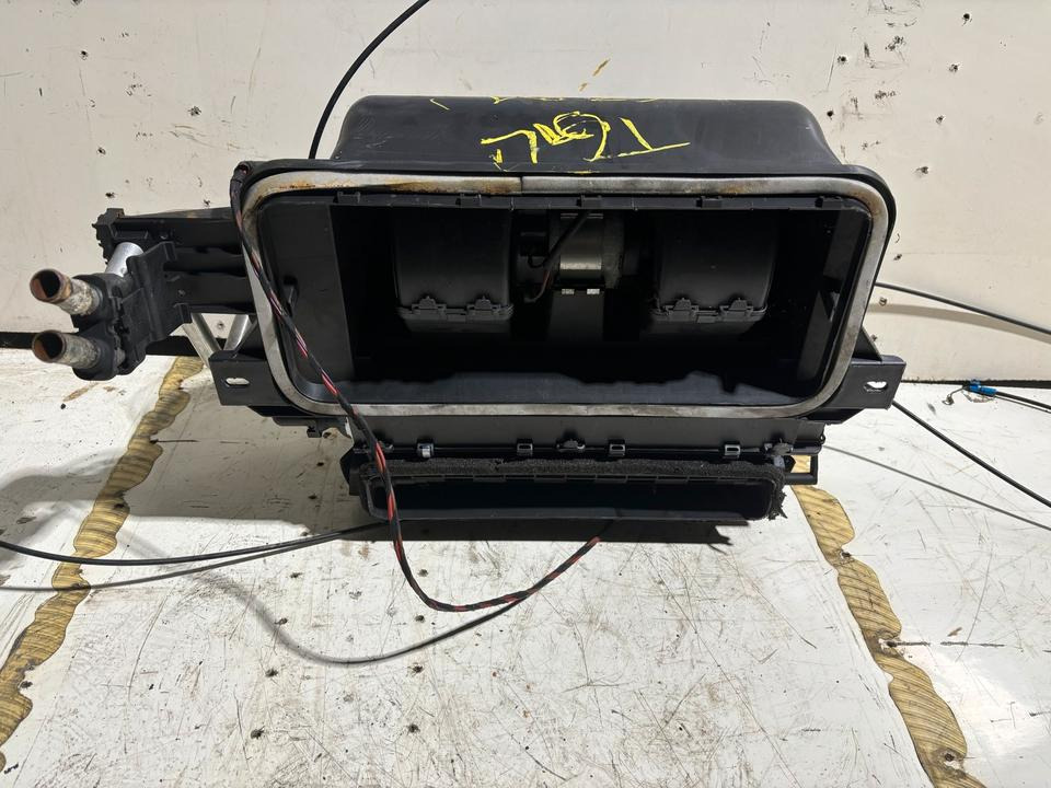 MAN TGL Innenraum Gebläse/Heizung 81.61900.6391 - Ventilator za Kamion: slika MAN TGL Innenraum Gebläse/Heizung 81.61900.6391 - Ventilator za Kamion MAN TGL Innenraum Gebläse/Heizung 81.61900.6391 - Ventilator za Kamion: slika MAN TGL Innenraum Gebläse/Heizung 81.61900.6391 - Ventilator za Kamion