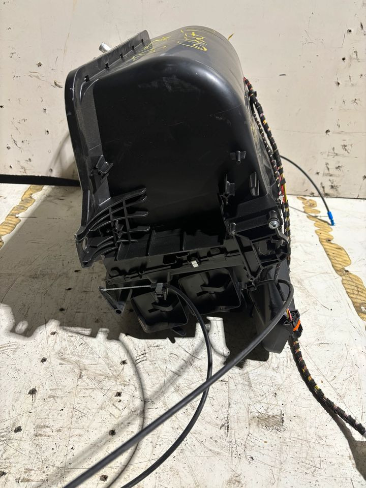MAN TGL Innenraum Gebläse/Heizung 81.61900.6427 - Grijanje/ Ventilacija za Kamion: slika MAN TGL Innenraum Gebläse/Heizung 81.61900.6427 - Grijanje/ Ventilacija za Kamion MAN TGL Innenraum Gebläse/Heizung 81.61900.6427 - Grijanje/ Ventilacija za Kamion: slika MAN TGL Innenraum Gebläse/Heizung 81.61900.6427 - Grijanje/ Ventilacija za Kamion
