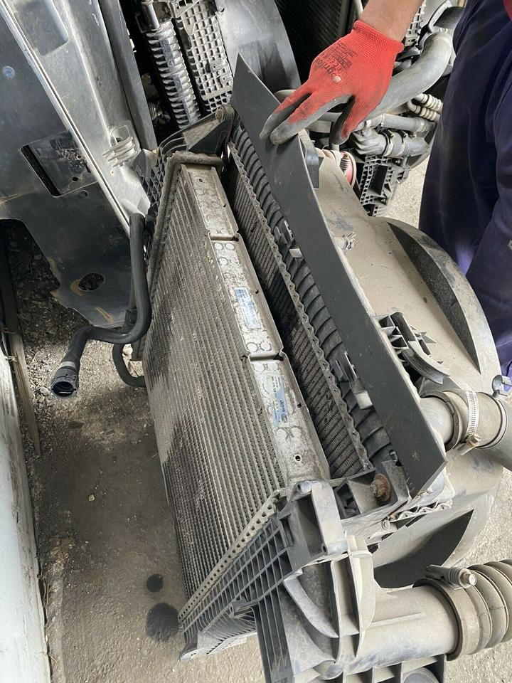 MAN TGL Kühlerpaket Wasserkühler Radiator Kühler - Hladnjak za Kamion: slika MAN TGL Kühlerpaket Wasserkühler Radiator Kühler - Hladnjak za Kamion MAN TGL Kühlerpaket Wasserkühler Radiator Kühler - Hladnjak za Kamion: slika MAN TGL Kühlerpaket Wasserkühler Radiator Kühler - Hladnjak za Kamion