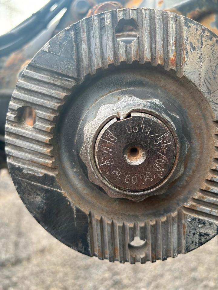 MAN TGM Hinterachse 37:9 von 18-Tonner - Stražnja osovina za Kamion: slika MAN TGM Hinterachse 37:9 von 18-Tonner - Stražnja osovina za Kamion MAN TGM Hinterachse 37:9 von 18-Tonner - Stražnja osovina za Kamion: slika MAN TGM Hinterachse 37:9 von 18-Tonner - Stražnja osovina za Kamion