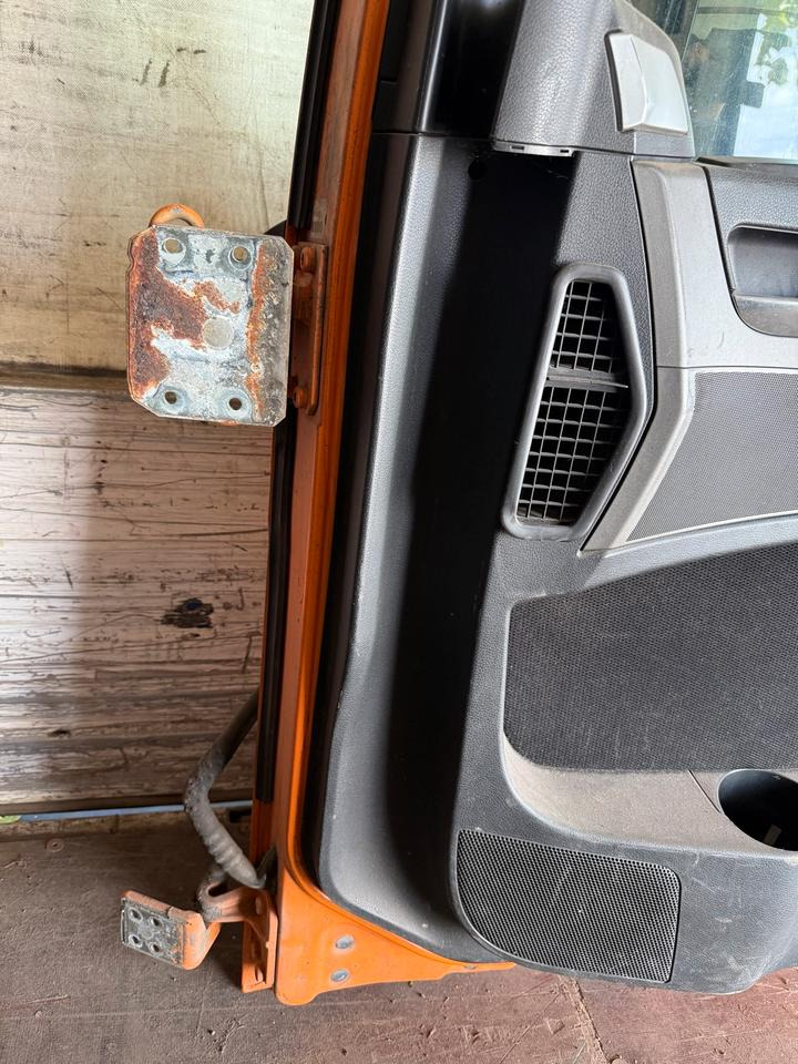 MAN TGS EU6 Beifahrertür Orange Spiegel Innenverkleidung LN 81 - Vrata i dijelovi za Kamion: slika MAN TGS EU6 Beifahrertür Orange Spiegel Innenverkleidung LN 81 - Vrata i dijelovi za Kamion MAN TGS EU6 Beifahrertür Orange Spiegel Innenverkleidung LN 81 - Vrata i dijelovi za Kamion: slika MAN TGS EU6 Beifahrertür Orange Spiegel Innenverkleidung LN 81 - Vrata i dijelovi za Kamion