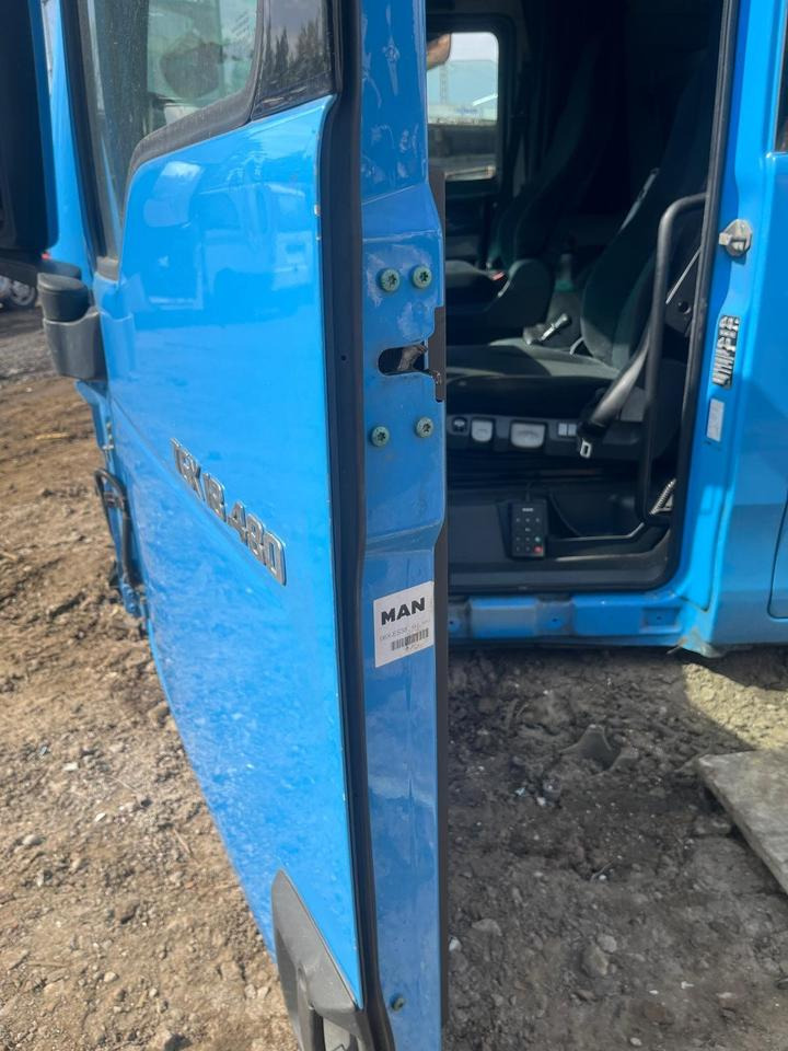 MAN TGX EU6 Fahrertür, Tür blau, Spiegel & Innenverkleidung - Vrata i dijelovi za Kamion: slika MAN TGX EU6 Fahrertür, Tür blau, Spiegel & Innenverkleidung - Vrata i dijelovi za Kamion MAN TGX EU6 Fahrertür, Tür blau, Spiegel & Innenverkleidung - Vrata i dijelovi za Kamion: slika MAN TGX EU6 Fahrertür, Tür blau, Spiegel & Innenverkleidung - Vrata i dijelovi za Kamion