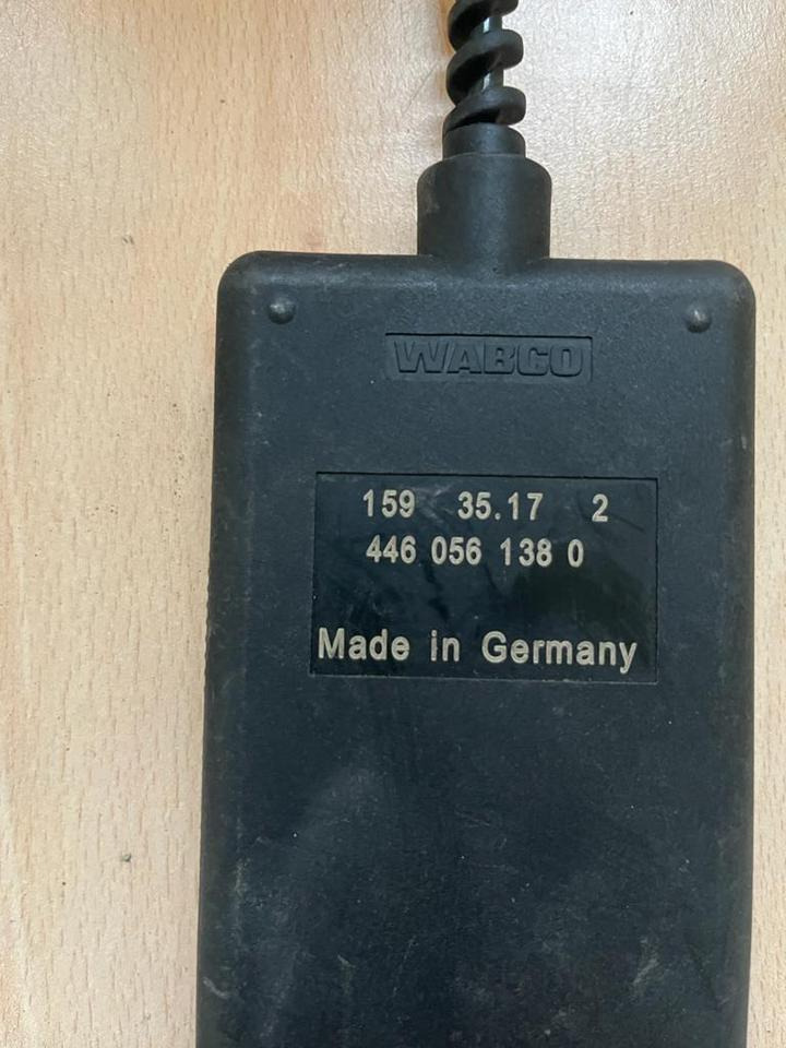 MAN WABCO Bediengerät Fernbedienung Luftfederung 4460561380 - Zračni ovjes za Kamion: slika MAN WABCO Bediengerät Fernbedienung Luftfederung 4460561380 - Zračni ovjes za Kamion MAN WABCO Bediengerät Fernbedienung Luftfederung 4460561380 - Zračni ovjes za Kamion: slika MAN WABCO Bediengerät Fernbedienung Luftfederung 4460561380 - Zračni ovjes za Kamion