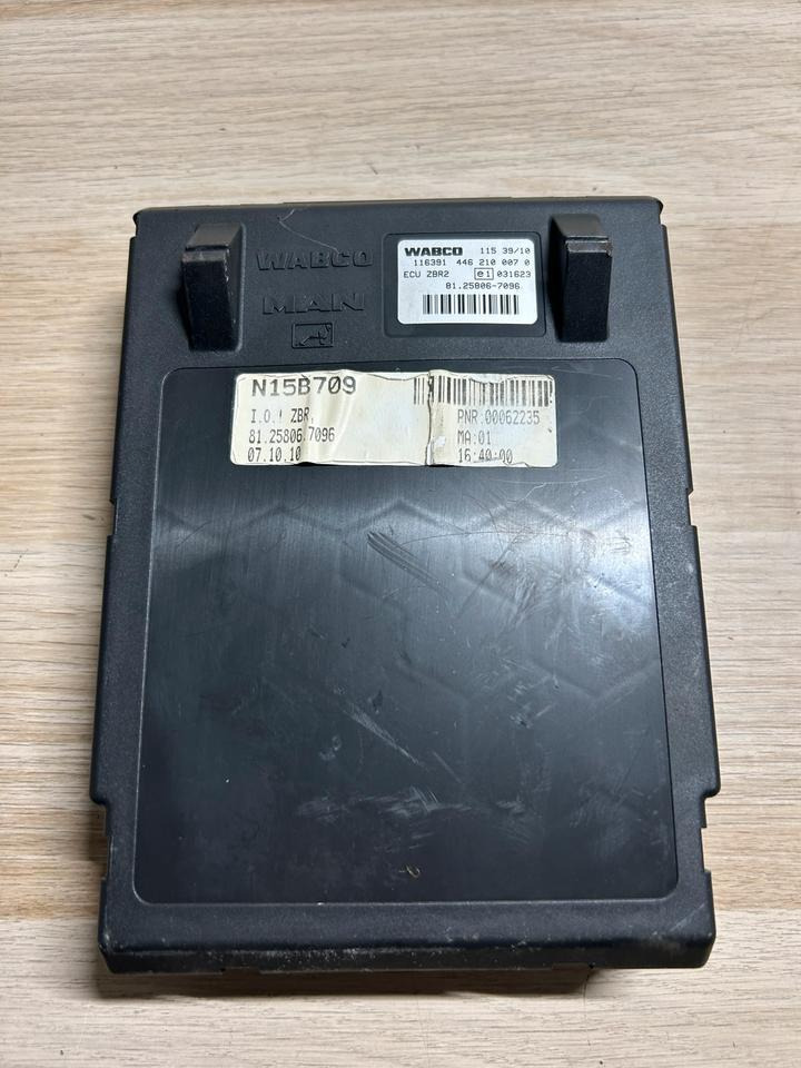 MAN WABCO Elektronik ECU ZBR 2 Steuergerät 81.25806-7096 - Upravljačka jedinica (ECU) za Kamion: slika MAN WABCO Elektronik ECU ZBR 2 Steuergerät 81.25806-7096 - Upravljačka jedinica (ECU) za Kamion MAN WABCO Elektronik ECU ZBR 2 Steuergerät 81.25806-7096 - Upravljačka jedinica (ECU) za Kamion: slika MAN WABCO Elektronik ECU ZBR 2 Steuergerät 81.25806-7096 - Upravljačka jedinica (ECU) za Kamion