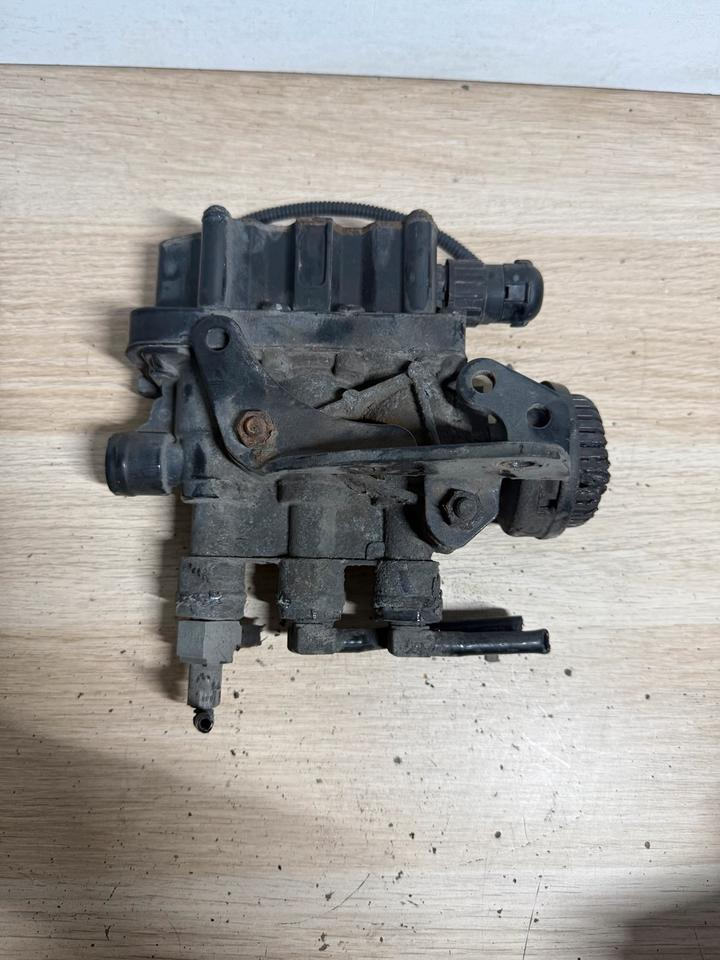 MAN WABCO VENTIL 4728800300 81.25902-6238 - Ventil za Kamion: slika MAN WABCO VENTIL 4728800300 81.25902-6238 - Ventil za Kamion MAN WABCO VENTIL 4728800300 81.25902-6238 - Ventil za Kamion: slika MAN WABCO VENTIL 4728800300 81.25902-6238 - Ventil za Kamion