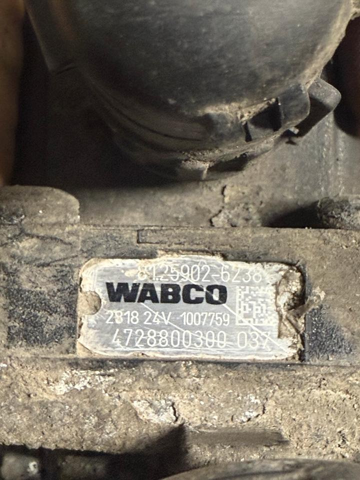 MAN WABCO VENTIL 4728800300 81.25902-6238 - Ventil za Kamion: slika MAN WABCO VENTIL 4728800300 81.25902-6238 - Ventil za Kamion MAN WABCO VENTIL 4728800300 81.25902-6238 - Ventil za Kamion: slika MAN WABCO VENTIL 4728800300 81.25902-6238 - Ventil za Kamion