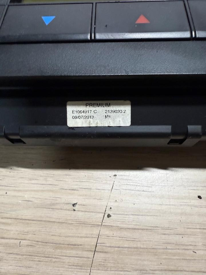 Mercedes Actros MP4 Klimabedienteil Steuergerät A9614461828 - Upravljačka jedinica (ECU): slika Mercedes Actros MP4 Klimabedienteil Steuergerät A9614461828 - Upravljačka jedinica (ECU) Mercedes Actros MP4 Klimabedienteil Steuergerät A9614461828 - Upravljačka jedinica (ECU): slika Mercedes Actros MP4 Klimabedienteil Steuergerät A9614461828 - Upravljačka jedinica (ECU)