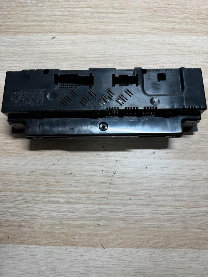 Mercedes Actros MP4 Klimabedienteil Steuergerät A9614461828 - Upravljačka jedinica (ECU): slika Mercedes Actros MP4 Klimabedienteil Steuergerät A9614461828 - Upravljačka jedinica (ECU) Mercedes Actros MP4 Klimabedienteil Steuergerät A9614461828 - Upravljačka jedinica (ECU): slika Mercedes Actros MP4 Klimabedienteil Steuergerät A9614461828 - Upravljačka jedinica (ECU)