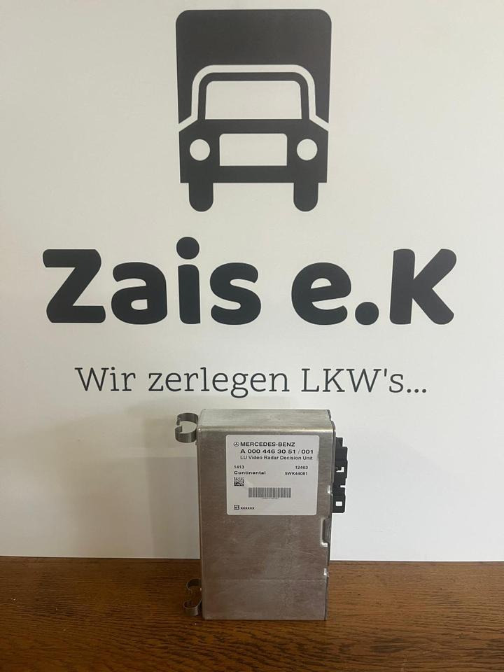 Mercedes Actros MP4 LU Video Radar Decision Unit A0004463051 - Sustav navigacije za Kamion: slika Mercedes Actros MP4 LU Video Radar Decision Unit A0004463051 - Sustav navigacije za Kamion Mercedes Actros MP4 LU Video Radar Decision Unit A0004463051 - Sustav navigacije za Kamion: slika Mercedes Actros MP4 LU Video Radar Decision Unit A0004463051 - Sustav navigacije za Kamion