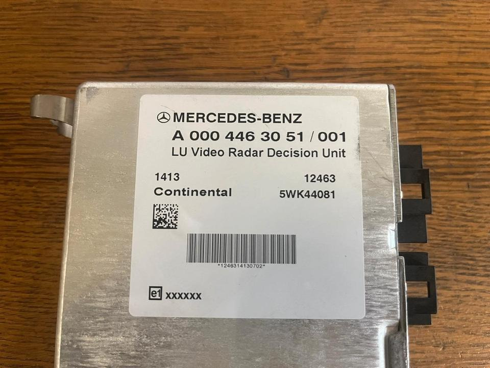 Mercedes Actros MP4 LU Video Radar Decision Unit A0004463051 - Sustav navigacije za Kamion: slika Mercedes Actros MP4 LU Video Radar Decision Unit A0004463051 - Sustav navigacije za Kamion Mercedes Actros MP4 LU Video Radar Decision Unit A0004463051 - Sustav navigacije za Kamion: slika Mercedes Actros MP4 LU Video Radar Decision Unit A0004463051 - Sustav navigacije za Kamion