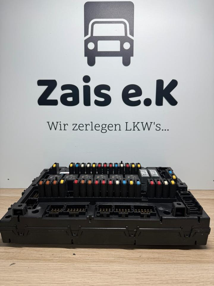 Mercedes Actros MP4 SAM Cabin Sicherungskasten A0014462758 - Osigurač: slika Mercedes Actros MP4 SAM Cabin Sicherungskasten A0014462758 - Osigurač Mercedes Actros MP4 SAM Cabin Sicherungskasten A0014462758 - Osigurač: slika Mercedes Actros MP4 SAM Cabin Sicherungskasten A0014462758 - Osigurač